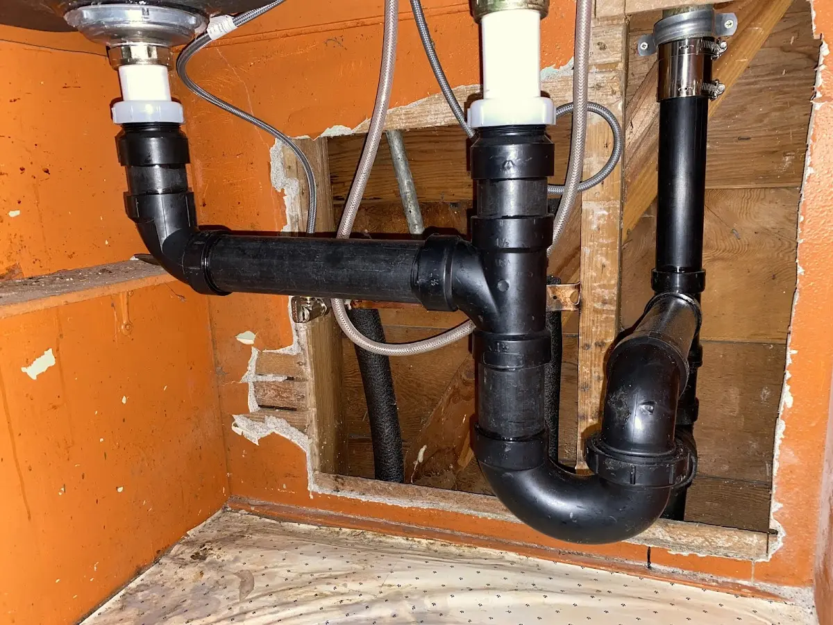Professional Pipe Bursting equipment and tools on the job in Laureles